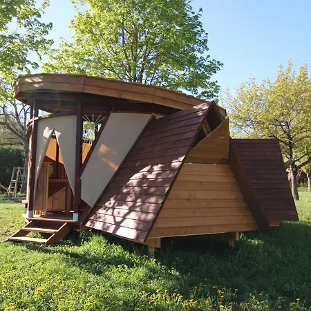 Habitat Createur - Hebergements Insolites Au Municipal 